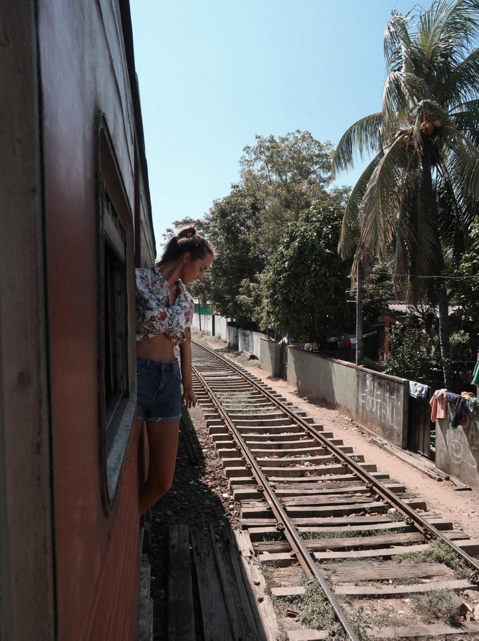train from colombo to mirissa